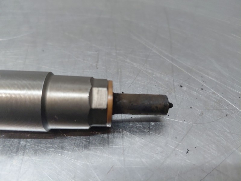 Recambio de inyector para bmw serie x1 (f48) sdrive18d referencia OEM IAM 13538514146 0445110613 