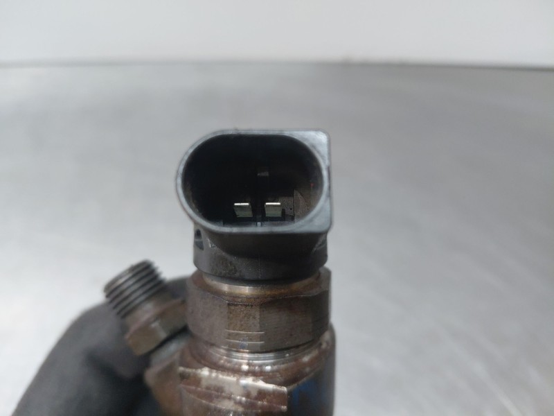 Recambio de inyector para bmw serie x1 (f48) sdrive18d referencia OEM IAM 13538514146 0445110613 