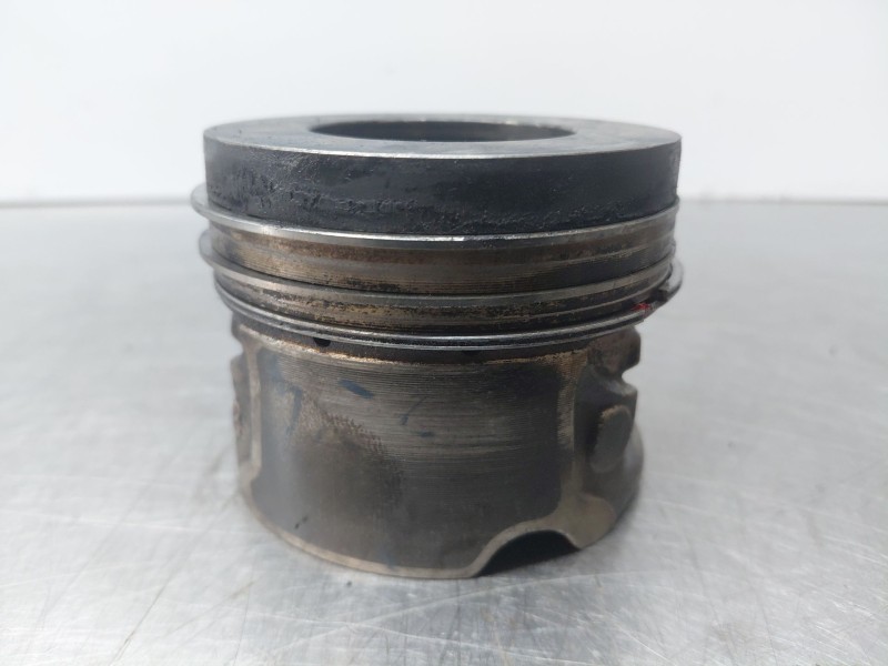 Recambio de piston para bmw serie x1 (f48) sdrive18d referencia OEM IAM 11258519401  