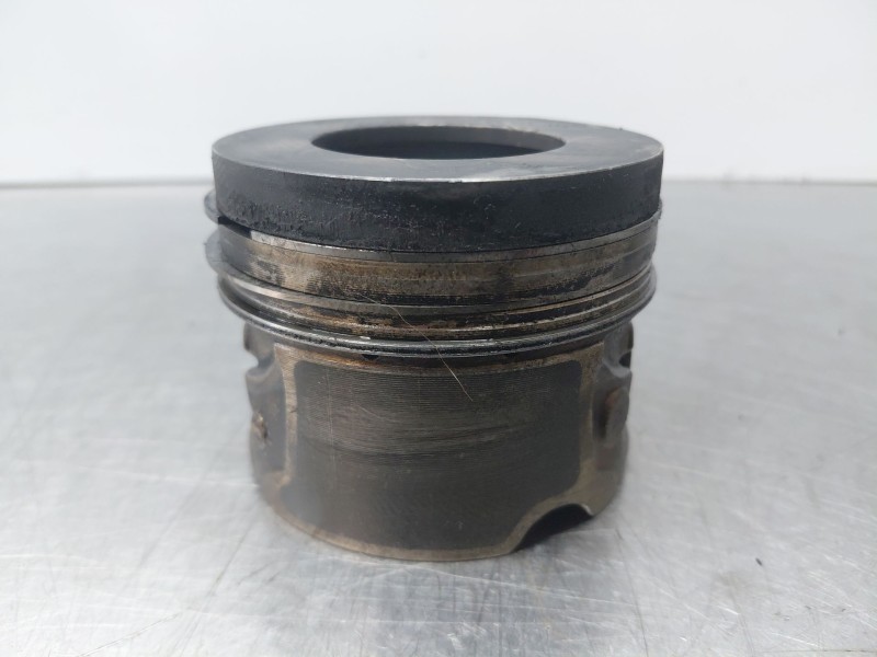 Recambio de piston para bmw serie x1 (f48) sdrive18d referencia OEM IAM 11258519401  