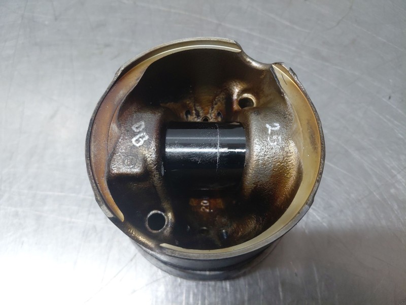 Recambio de piston para bmw serie x1 (f48) sdrive18d referencia OEM IAM 11258519401  