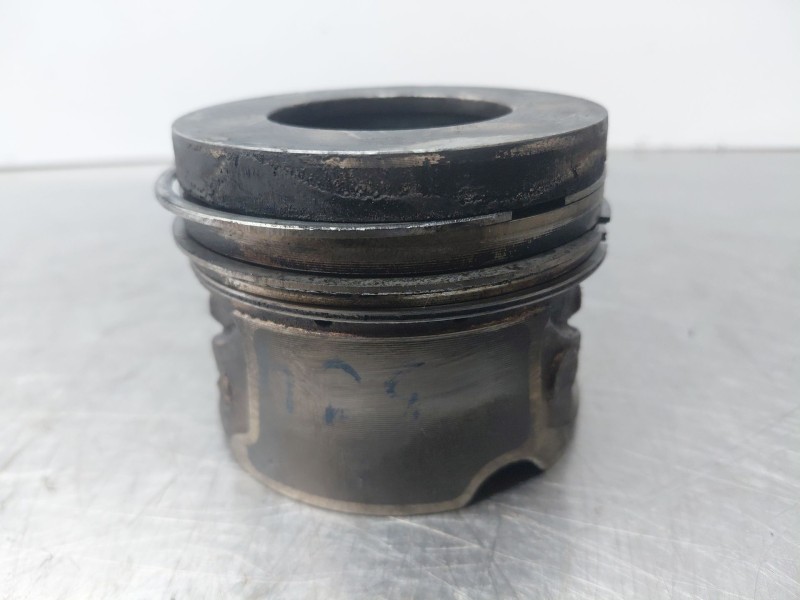 Recambio de piston para bmw serie x1 (f48) sdrive18d referencia OEM IAM 11258519401  