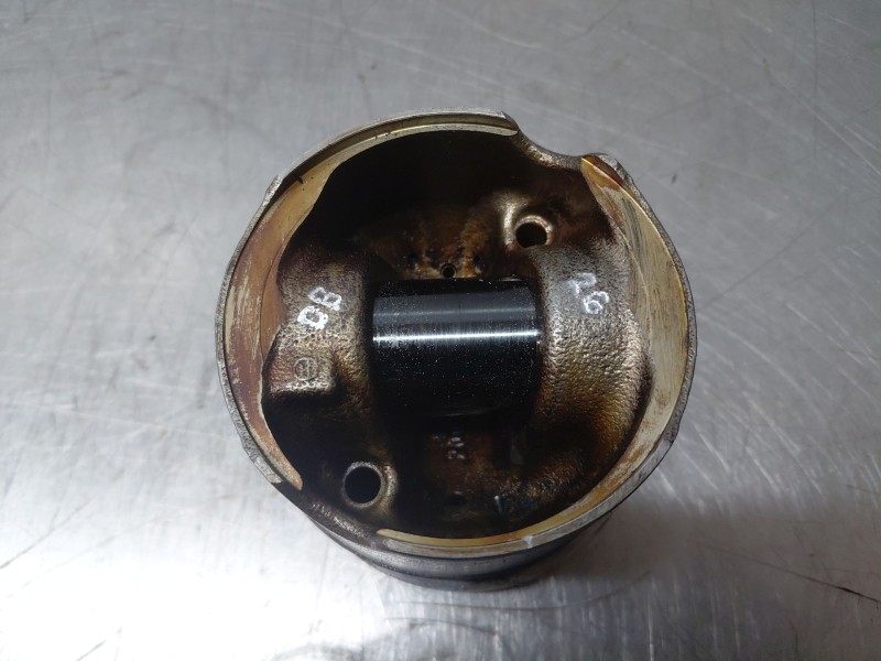 Recambio de piston para bmw serie x1 (f48) sdrive18d referencia OEM IAM 11258519401  