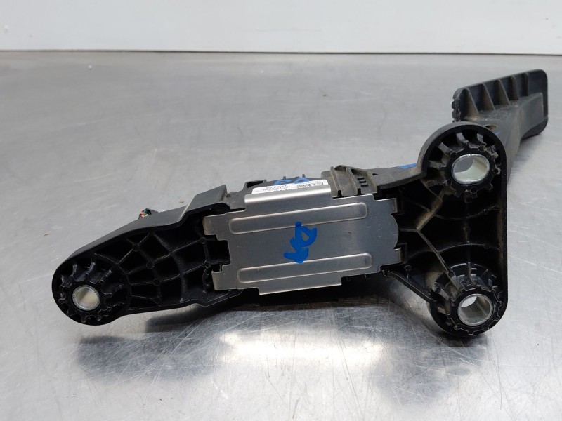 Recambio de pedal acelerador para hyundai kona hybrid referencia OEM IAM 32700H8100  