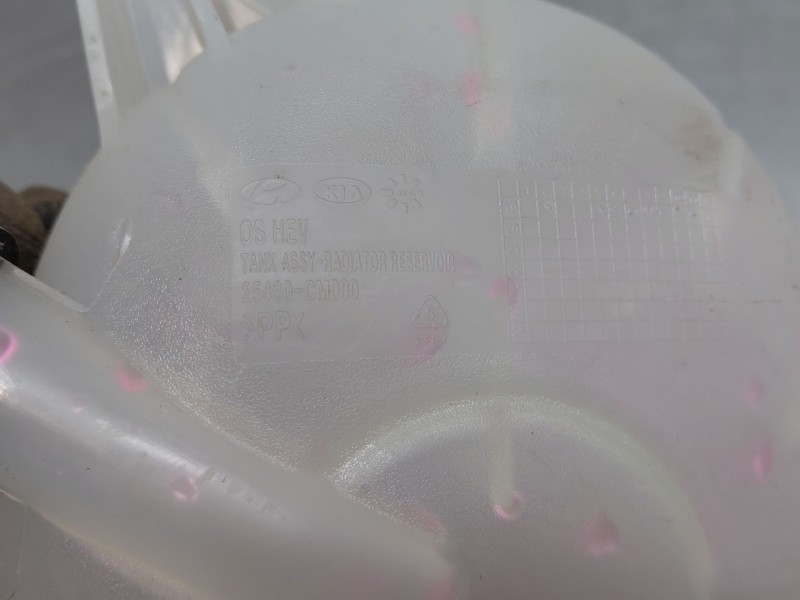 Recambio de deposito expansion para hyundai kona hybrid referencia OEM IAM 25430CM000  