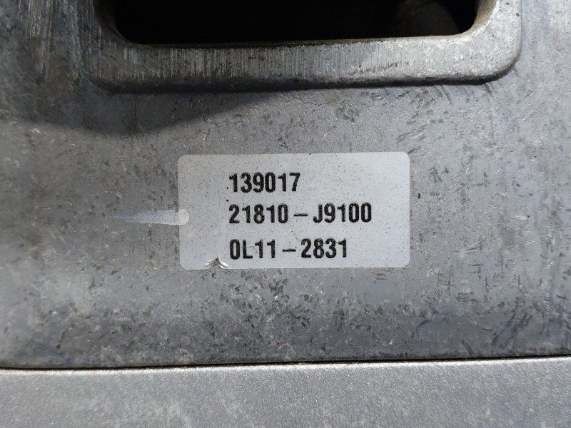 Recambio de soporte motor derecho para hyundai kona hybrid referencia OEM IAM 21810J9100  