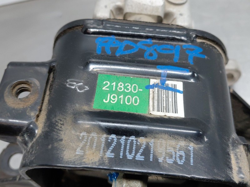 Recambio de soporte motor izquierdo para hyundai kona hybrid referencia OEM IAM 21830J9100  