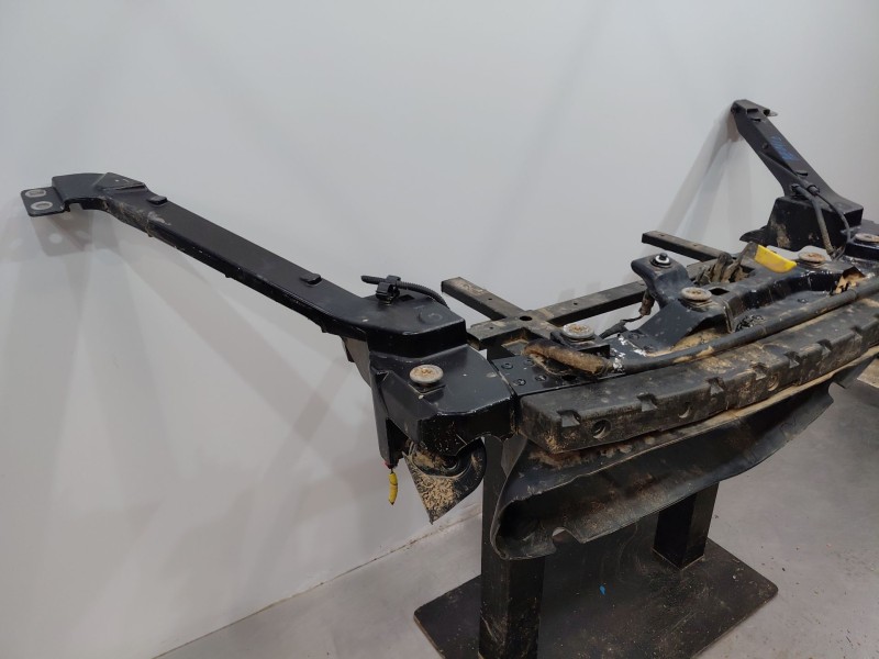 Recambio de panel frontal para maserati quattroporte granlusso referencia OEM IAM   