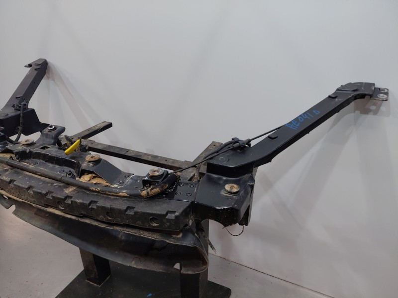 Recambio de panel frontal para maserati quattroporte granlusso referencia OEM IAM   