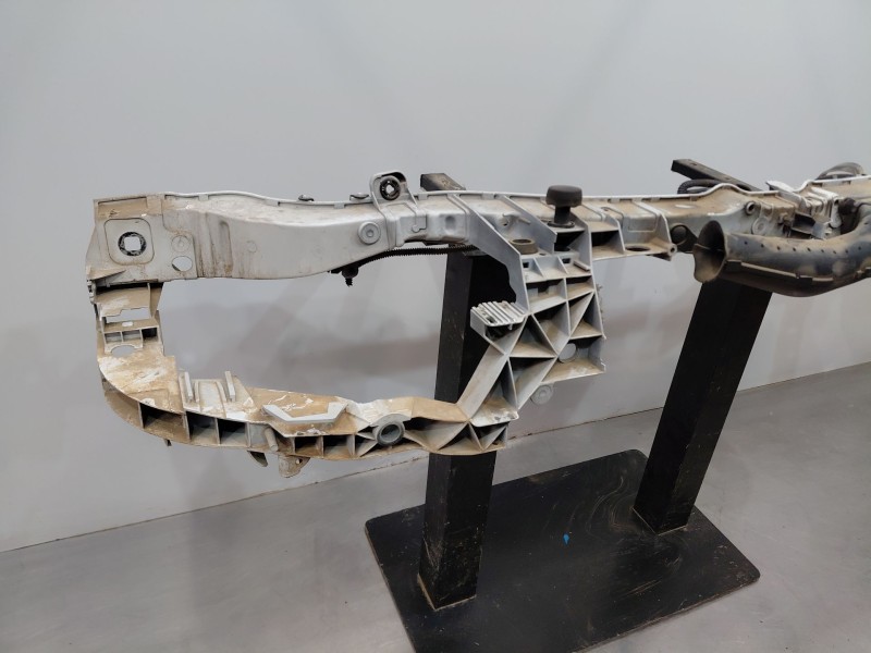 Recambio de panel frontal para ford focus lim. (cb8) trend referencia OEM IAM   