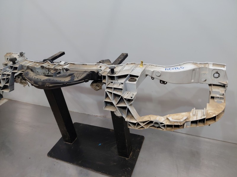 Recambio de panel frontal para ford focus lim. (cb8) trend referencia OEM IAM   