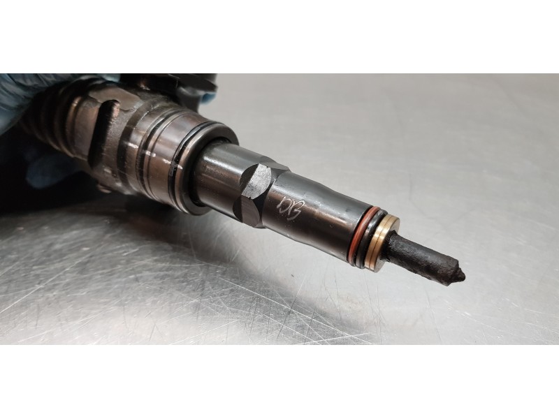 Recambio de inyector para volkswagen touareg (7la) tdi r5 referencia OEM IAM 070130073NX 0986441523 