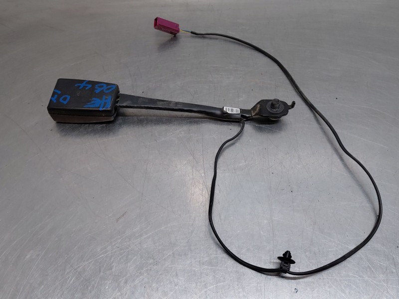 Recambio de enganche del cinturon delantero izq para ford c-max (ceu) titanium referencia OEM IAM   