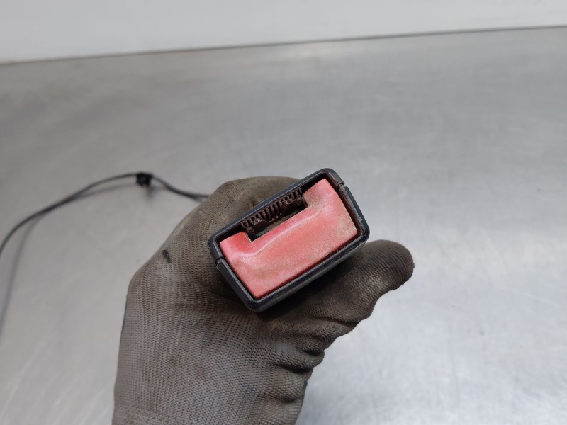 Recambio de enganche del cinturon delantero izq para ford c-max (ceu) titanium referencia OEM IAM   