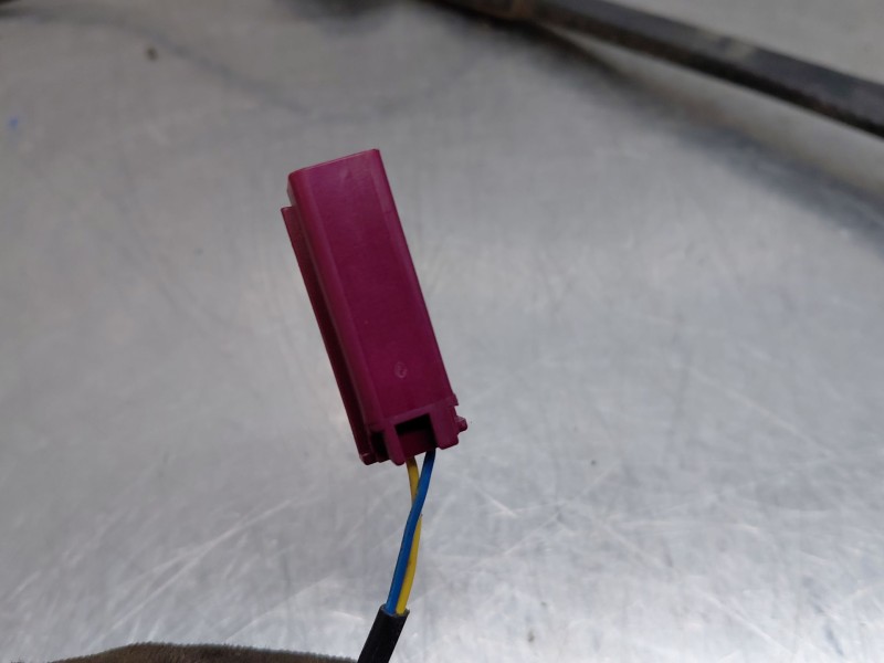 Recambio de enganche del cinturon delantero izq para ford c-max (ceu) titanium referencia OEM IAM   