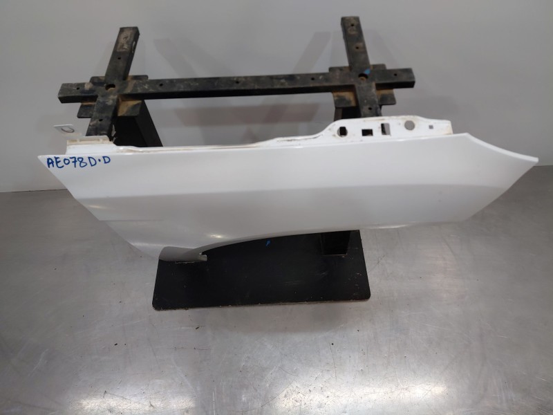 Recambio de aleta delantera derecha para ford focus lim. (cb8) trend referencia OEM IAM   