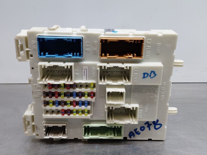 Recambio de caja reles / fusibles para ford focus lim. (cb8) trend referencia OEM IAM   