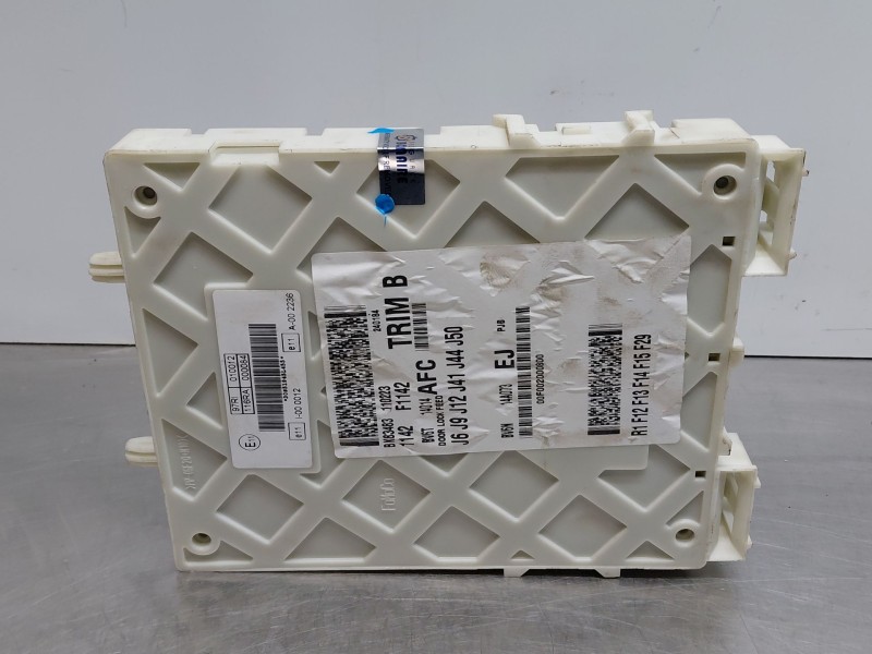 Recambio de caja reles / fusibles para ford focus lim. (cb8) trend referencia OEM IAM   