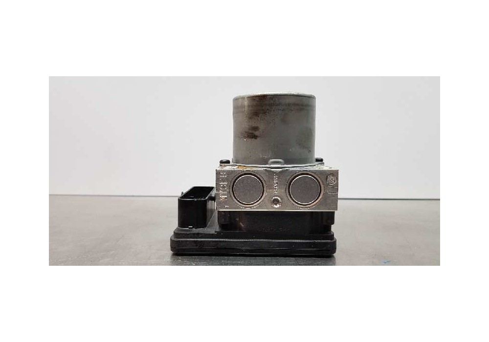 Recambio de abs para kia sportage basic 2wd referencia OEM IAM 58920F1510  
