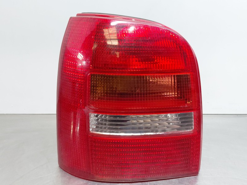 Recambio de piloto trasero izquierdo para audi a4 b5 avant (8d5) 1.9 tdi referencia OEM IAM   