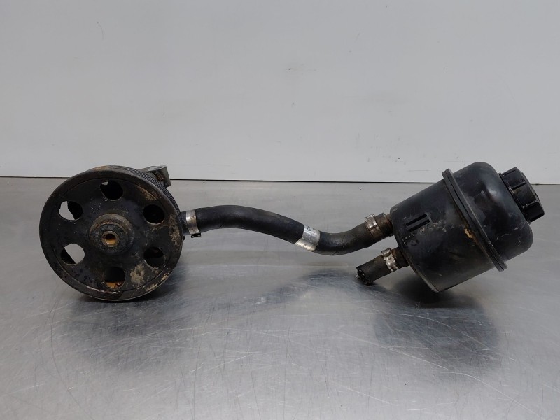 Recambio de bomba direccion para maserati quattroporte granlusso referencia OEM IAM   
