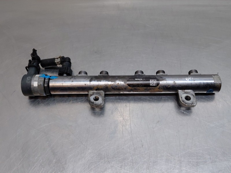 Recambio de rampa inyectora para maserati quattroporte granlusso referencia OEM IAM   