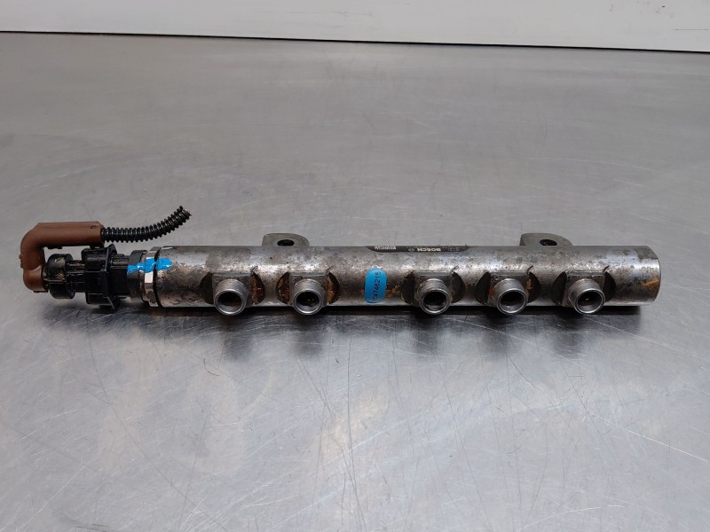 Recambio de rampa inyectora para maserati quattroporte granlusso referencia OEM IAM   