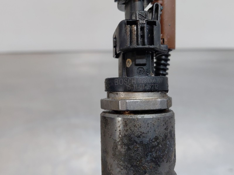 Recambio de rampa inyectora para maserati quattroporte granlusso referencia OEM IAM   