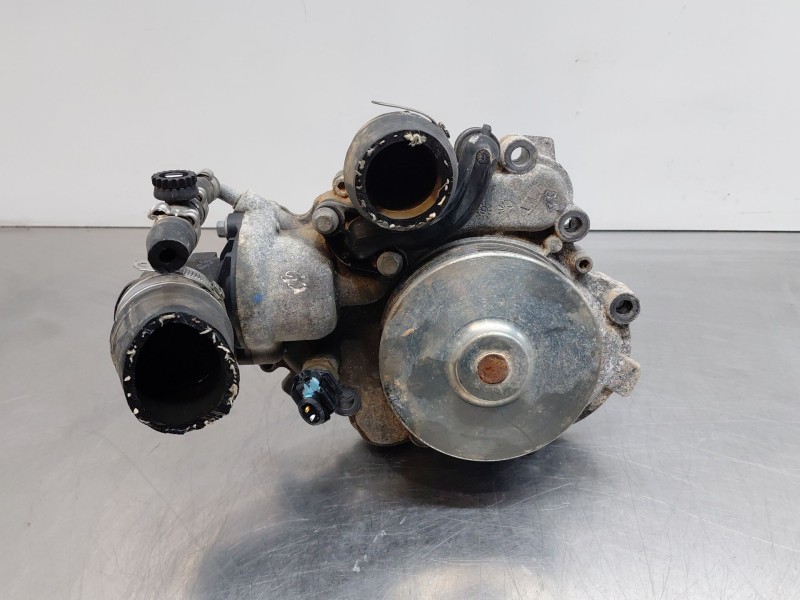 Recambio de bomba agua para maserati quattroporte granlusso referencia OEM IAM   