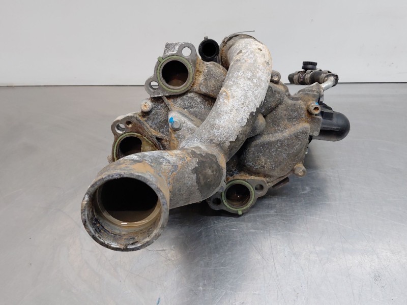 Recambio de bomba agua para maserati quattroporte granlusso referencia OEM IAM   