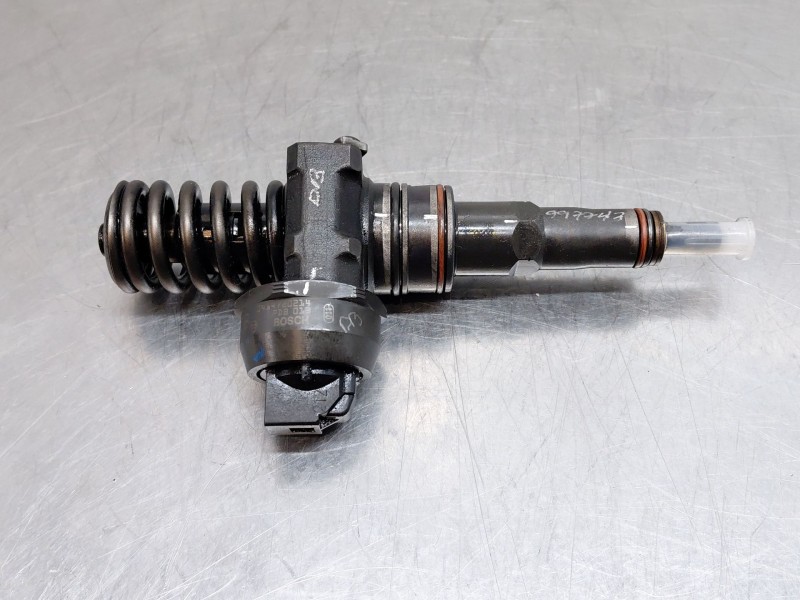 Recambio de inyector para audi a4 b5 avant (8d5) 1.9 tdi referencia OEM IAM   
