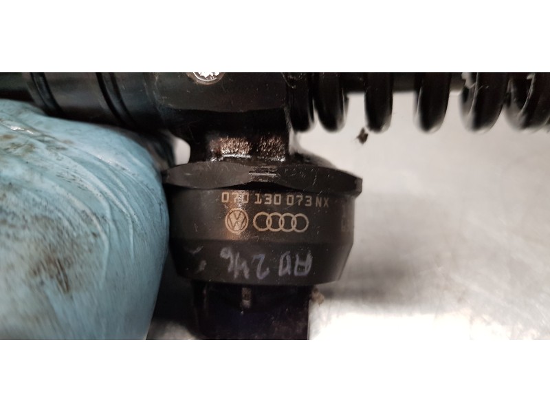 Recambio de inyector para volkswagen touareg (7la) tdi r5 referencia OEM IAM 070130073NX 0986441523 