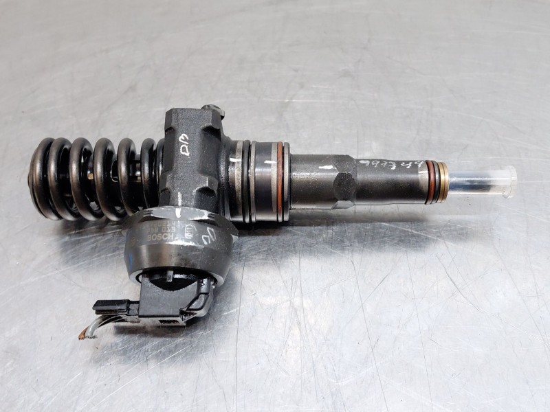 Recambio de inyector para audi a4 b5 avant (8d5) 1.9 tdi referencia OEM IAM   