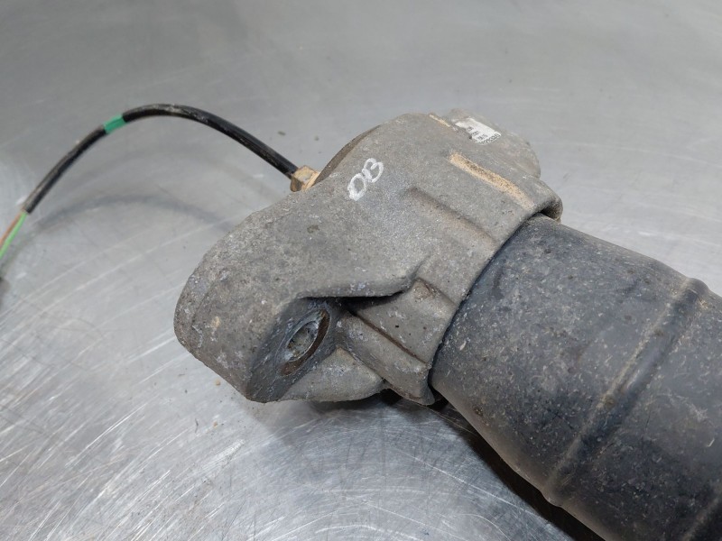 Recambio de amortiguador trasero derecho para maserati quattroporte granlusso referencia OEM IAM   