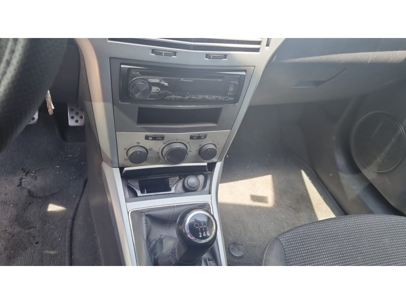 opel astra gtc del año 2008