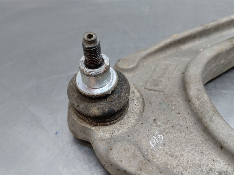 Recambio de brazo suspension superior delantero derecho para maserati quattroporte granlusso referencia OEM IAM   