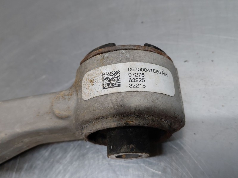 Recambio de brazo suspension superior delantero derecho para maserati quattroporte granlusso referencia OEM IAM   