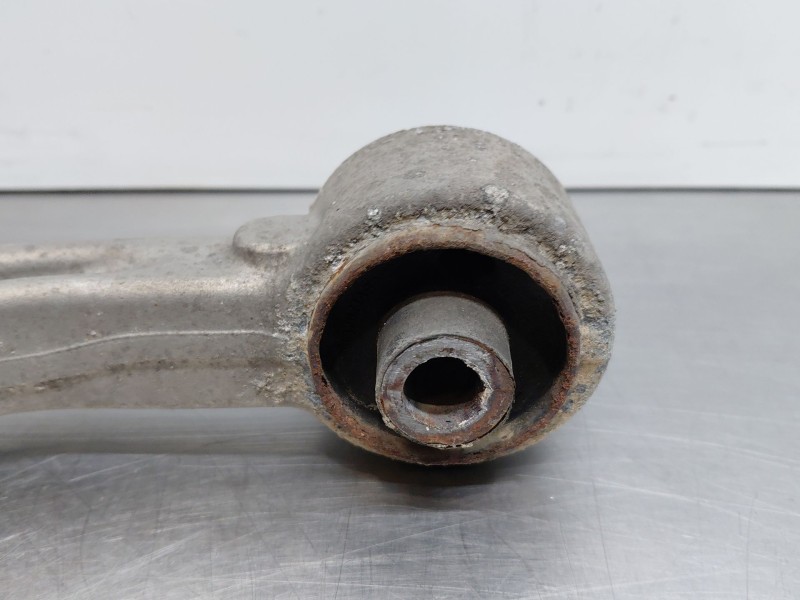 Recambio de brazo suspension superior delantero izquierdo para maserati quattroporte granlusso referencia OEM IAM   