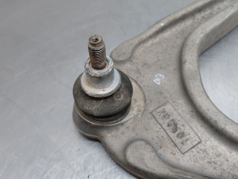 Recambio de brazo suspension superior delantero izquierdo para maserati quattroporte granlusso referencia OEM IAM   