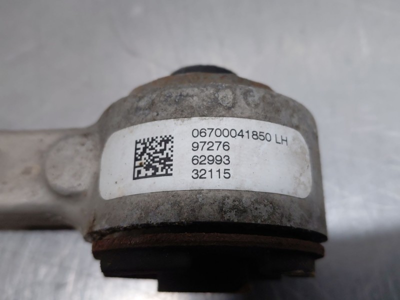 Recambio de brazo suspension superior delantero izquierdo para maserati quattroporte granlusso referencia OEM IAM   