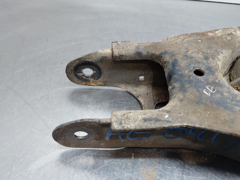 Recambio de brazo suspension inferior trasero izquierdo para maserati quattroporte granlusso referencia OEM IAM   