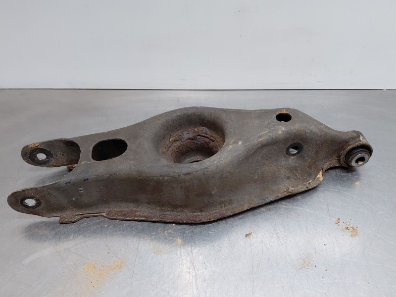 Recambio de brazo suspension inferior trasero izquierdo para maserati quattroporte granlusso referencia OEM IAM   