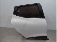 Recambio de puerta trasera derecha para renault clio iv life referencia OEM IAM 821008626R  