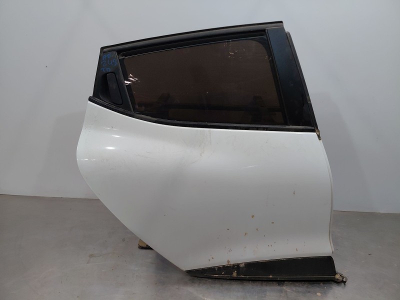 Recambio de puerta trasera derecha para renault clio iv life referencia OEM IAM 821008626R  