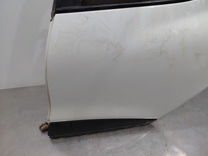 Recambio de puerta trasera izquierda para renault clio iv life referencia OEM IAM 822170449R  