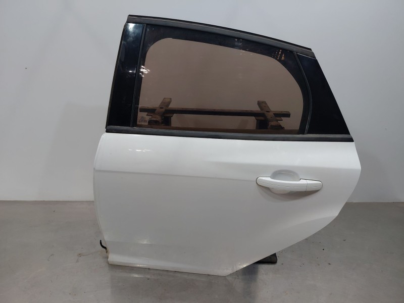 Recambio de puerta trasera izquierda para ford focus lim. (cb8) trend referencia OEM IAM 2172760  