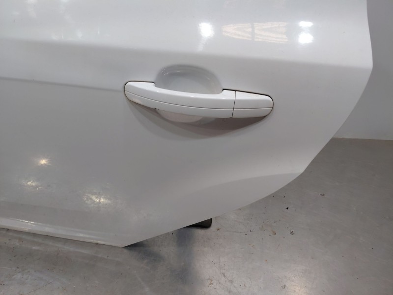 Recambio de puerta trasera izquierda para ford focus lim. (cb8) trend referencia OEM IAM 2172760  