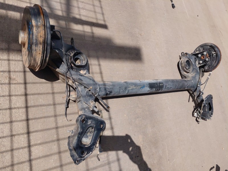 Recambio de puente trasero para opel corsa e design referencia OEM IAM 39010958  