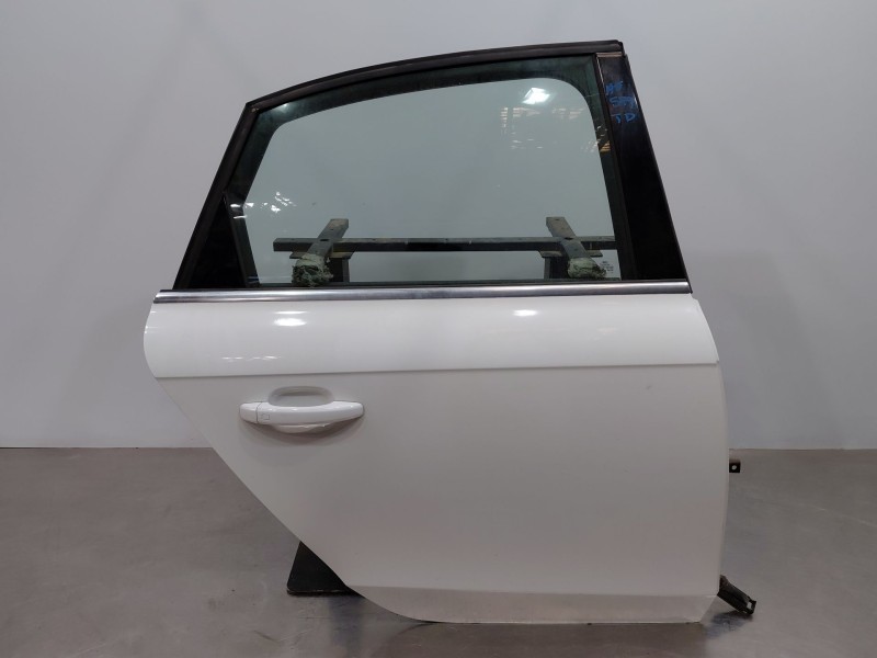 Recambio de puerta trasera derecha para audi a4 b8 (8k2) 2.0 tdi referencia OEM IAM 8K5833052D  