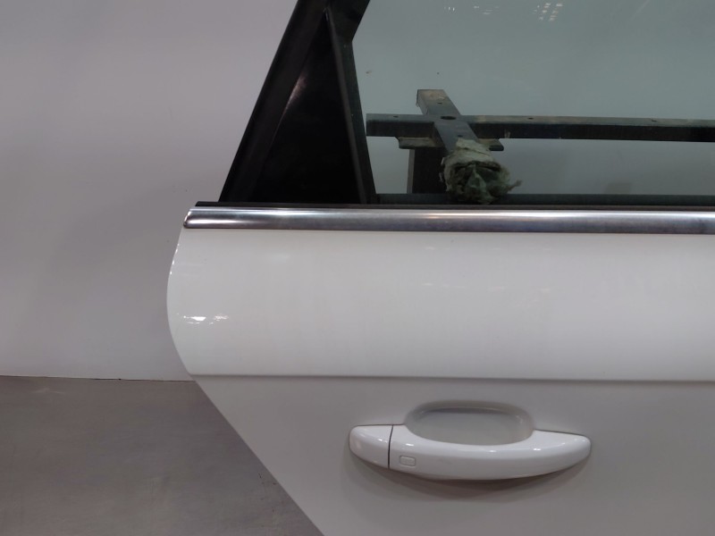 Recambio de puerta trasera derecha para audi a4 b8 (8k2) 2.0 tdi referencia OEM IAM 8K5833052D  